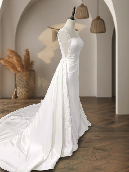 Robes de Mariée Trapèze/Princesse à Col Carré Sans Manches et Perles