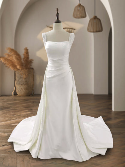 Robes de Mariée Trapèze/Princesse à Col Carré Sans Manches et Perles
