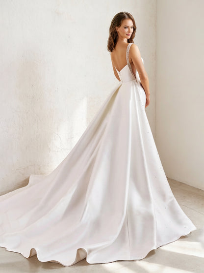 Robes de Mariée Trapèze/Princesse à Col Carré Sans Manches et Perles