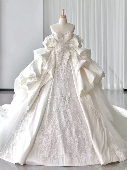 Robes de Mariée de Bal Décolleté Épaules Nues avec Appliques et Perles
