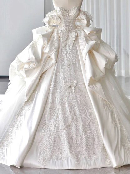 Robes de Mariée de Bal Décolleté Épaules Nues avec Appliques et Perles