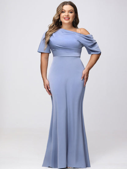 Robe de Demoiselled'Honneur Grande Taille, Fourreau/Colonne, Asymétrique, Manches Courtes, Satin Froncé, Longue