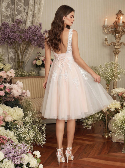 Robe de Mariée de Maternité Ligne A/Princesse Col en V Sans Manches Longueur Genou avec Appliques & Dentelle