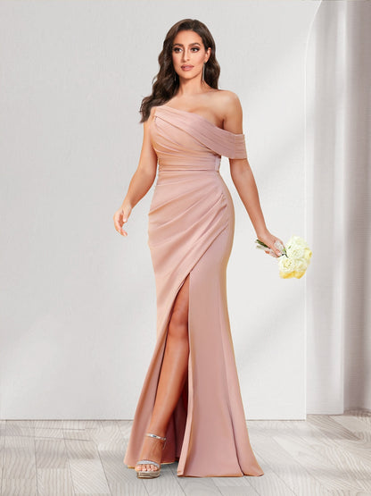 Robes de demoiselle d'honneur fourreau/colonne, une épaule, longueur au sol, froncées, avec fente latérale