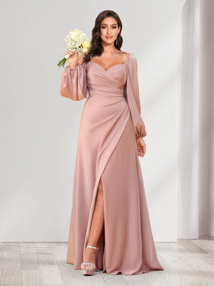 Robes de demoiselle d'honneur coupe trapèze/princesse, col cœur, manches longues, longueur au sol, froncées, avec fente latérale