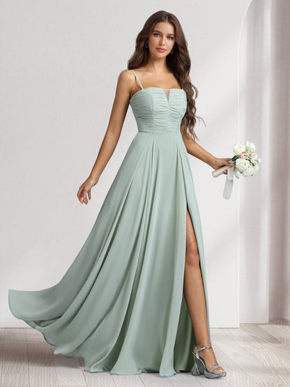 Robes de demoiselle d'honneur coupe trapèze/princesse, bretelles spaghetti, sans manches, longueur ras du sol, froncées, avec fente latérale