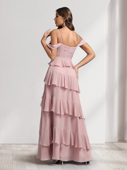 Robes de demoiselle d'honneur coupe trapèze/princesse, épaules dénudées, bretelles spaghetti, sans manches, longueur ras du sol, avec volants et fente latérale