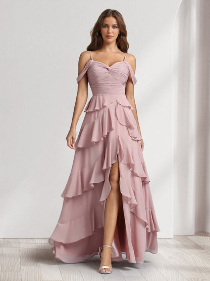 Robes de demoiselle d'honneur coupe trapèze/princesse, épaules dénudées, bretelles spaghetti, sans manches, longueur ras du sol, avec volants et fente latérale