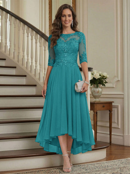 Robe de la mère de la mariée trapèze asymétrique, col rond, demi-manches, froncée avec appliqués
