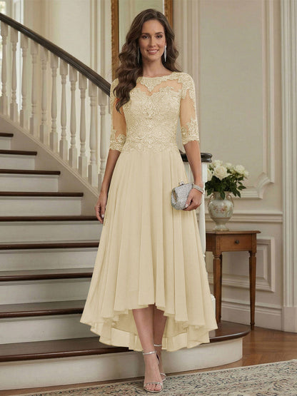 Robe de la mère de la mariée trapèze asymétrique, col rond, demi-manches, froncée avec appliqués