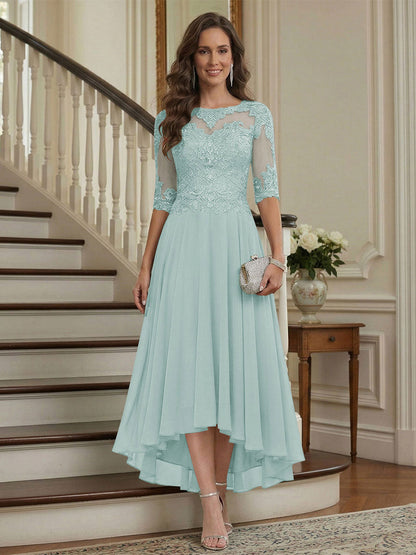 Robe de la mère de la mariée trapèze asymétrique, col rond, demi-manches, froncée avec appliqués