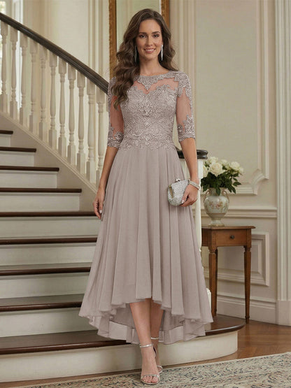 Robe de la mère de la mariée trapèze asymétrique, col rond, demi-manches, froncée avec appliqués