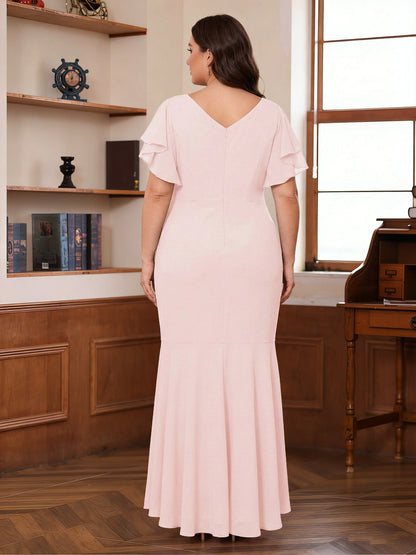 Robe de la mère de la mariée grande taille sirène, col en V, manches courtes, drapée à volants