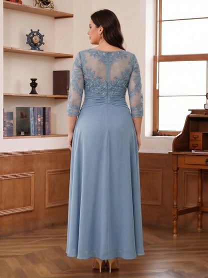 Robe de la mère de la mariée grande taille trapèze, col rond, manches 3/4, longueur cheville, appliqués et dentelle