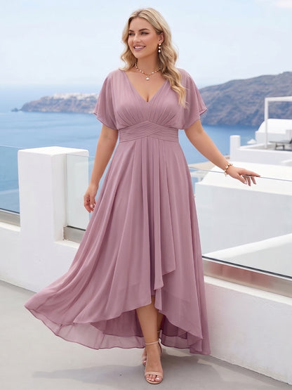 Robe de Demoiselle d'Honneur Grande Taille A-Ligne Asymétrique en Mousseline, Col en V à Manches Courtes avec Volants et Fronces