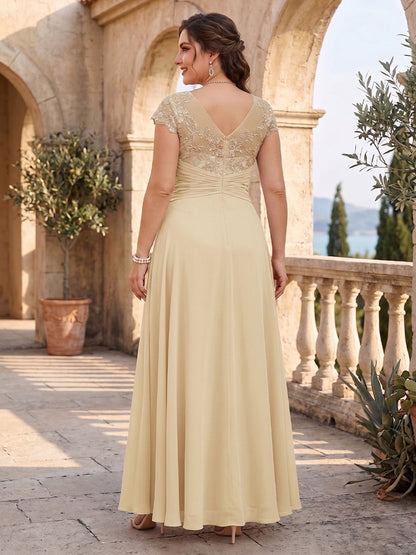 Robe Mère de la Mariée Grande Taille A-Ligne Col Rond à Manches Courtes avec Appliques et Volants
