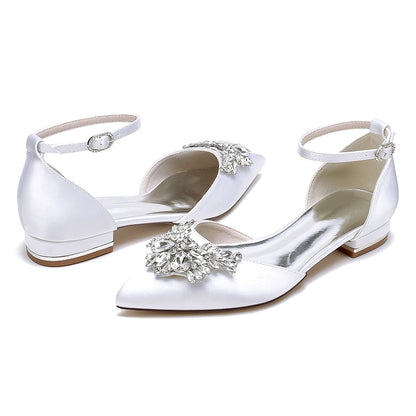 Chaussures de Soirée à Talon Plat et Bout Fermé En Satin de Soie pour Femmes avec Bride à la Cheville et Strass