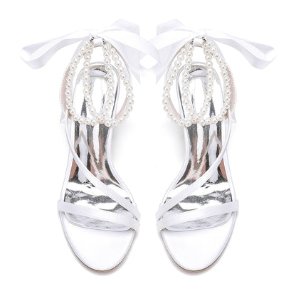 Chaussures de Mariage à Talons Épais En Satin de Soie pour Femmes avec Bride à la Cheville et Lacets avec Perles et Bout Ouvert