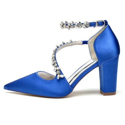 Chaussures de Soirée à Talon Épais et Bout Fermé En Satin de Soie pour Femmes avec Bride à la Cheville et Strass