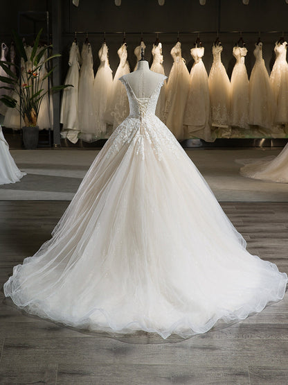 Col en V sans manches Tulle Applique Court Train robe de bal robes de mariée