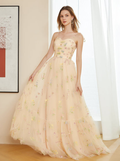 Robes de bal longues brodées en tulle rétro trapèze avec bretelles spaghetti