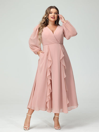 Forme Princesse Col V Manches Longues Mousseline de soie Longueur Thé Volants Grande taille Robes de demoiselle d'honneur avec Poches