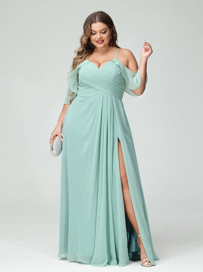 Forme Princesse Bretelles spaghetti Manches courtes Mousseline de soie Ruché Fendu sur le côté Grande taille Robes de demoiselle d'honneur avec poches