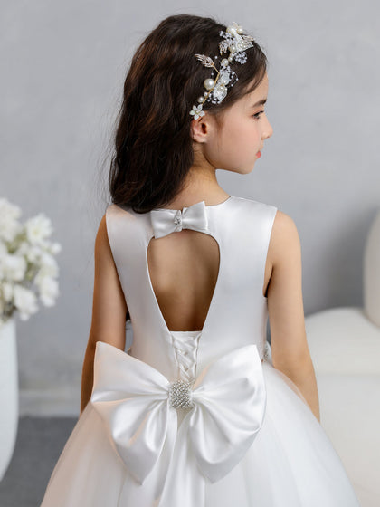 Robes de fille de fleur en tulle à col rond avec nœud papillon et taille perlée