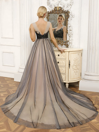 Robe de mariée en tulle à col en V sans manches avec perles