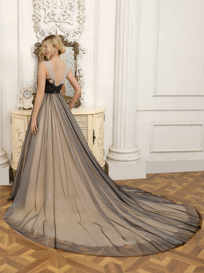 Robe de mariée en tulle à col en V sans manches avec perles